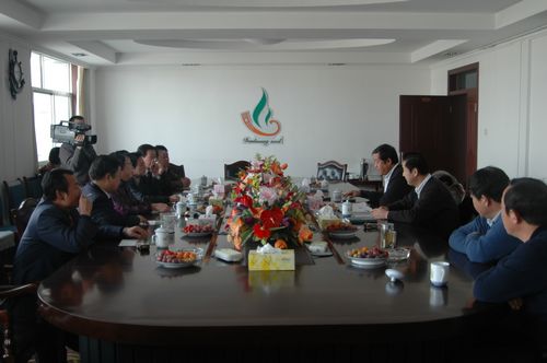 瓜州縣、金塔縣領(lǐng)導(dǎo)來公司慰問