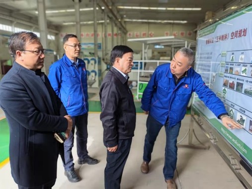 敦煌種業(yè)黨委書記、董事長(zhǎng)劉興斌等到奧凱種機(jī)、慶和農(nóng)業(yè)公司洽談交流